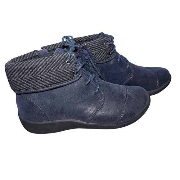 Clarks Cloudsteppers Boots Women Sillian Frey Ankle Navy Size 7 NWT - Picture 2 of 9